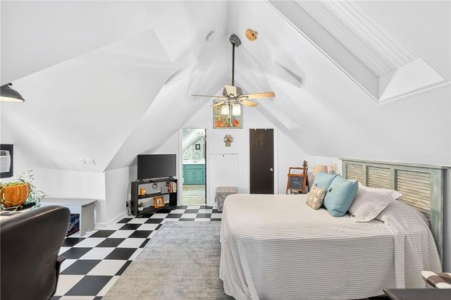 722 8th St., Irwin, PA 15642