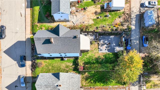 722 8th St., Irwin, PA 15642