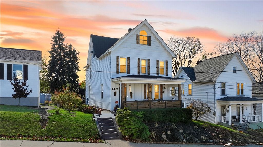 722 8th St., Irwin, PA 15642