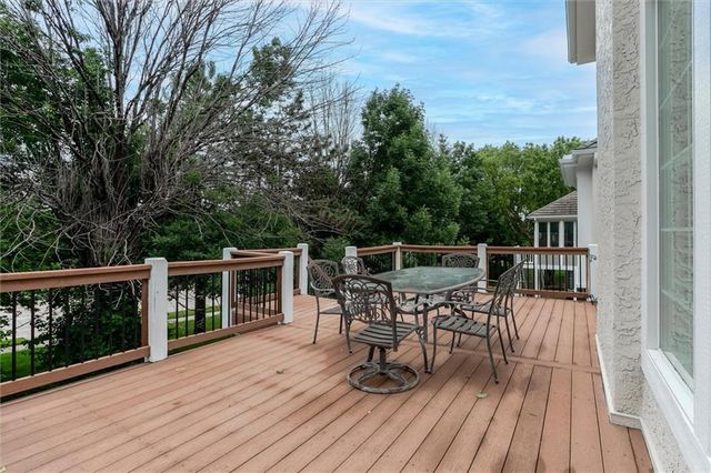 5002 W 143rd Terrace, Leawood, KS 66224