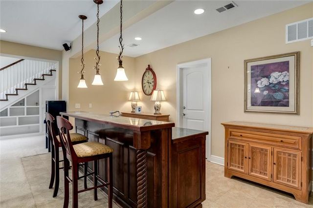 5002 W 143rd Terrace, Leawood, KS 66224