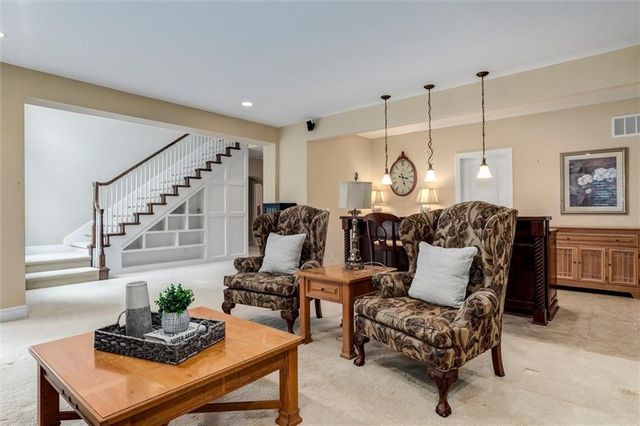 5002 W 143rd Terrace, Leawood, KS 66224