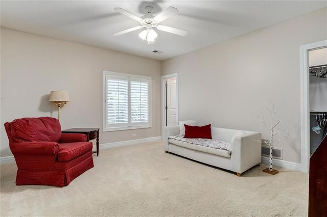 5002 W 143rd Terrace, Leawood, KS 66224