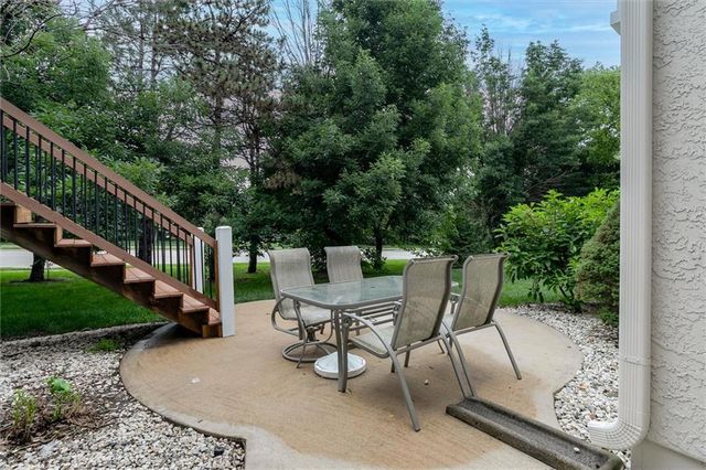 5002 W 143rd Terrace, Leawood, KS 66224
