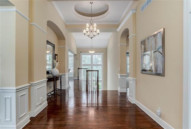 5002 W 143rd Terrace, Leawood, KS 66224