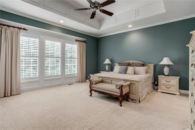5002 W 143rd Terrace, Leawood, KS 66224
