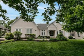5002 W 143rd Terrace, Leawood, KS 66224