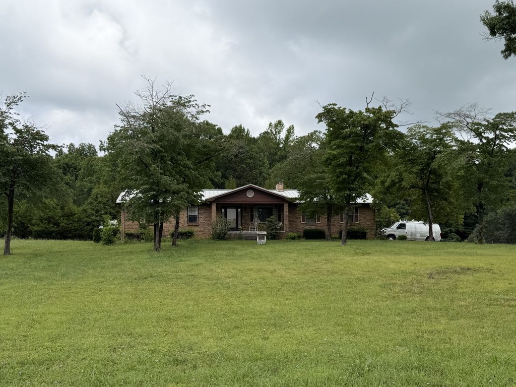 259 Locke Bend Rd, Mcminnville, TN 37110