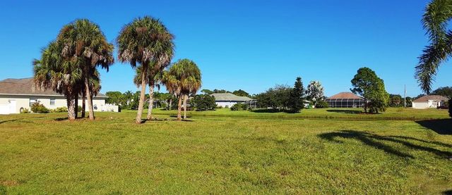 845 ROTONDA CIRCLE, Rotonda West, FL 33947