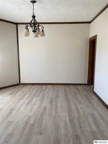 3224 S 32nd Avenue, Omaha, NE 68105