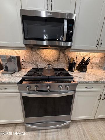 257 Hang Loose Way, Daytona Beach, FL 32124