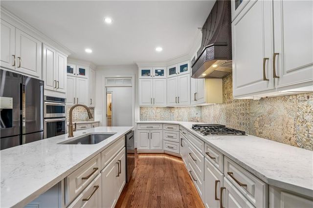 5298 Brookelake Drive, Dunwoody, GA 30338