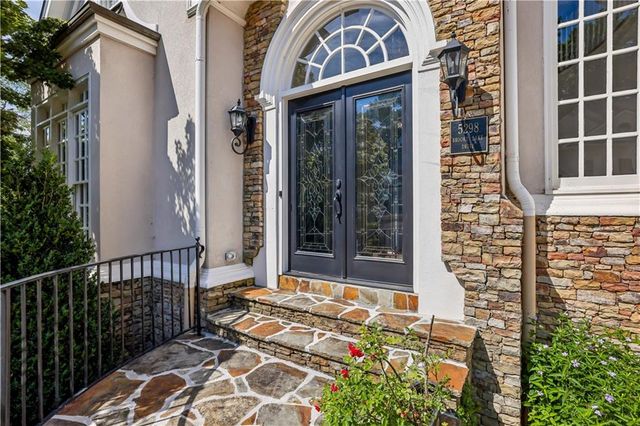5298 Brookelake Drive, Dunwoody, GA 30338