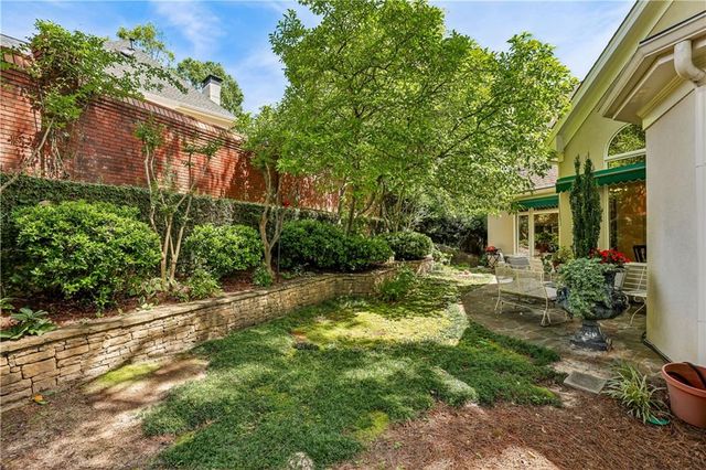 5298 Brookelake Drive, Dunwoody, GA 30338