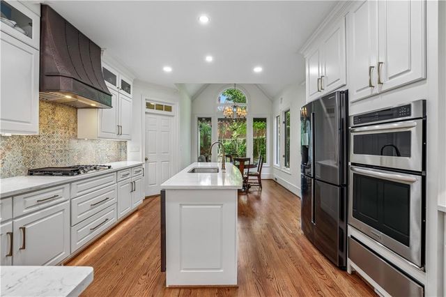 5298 Brookelake Drive, Dunwoody, GA 30338