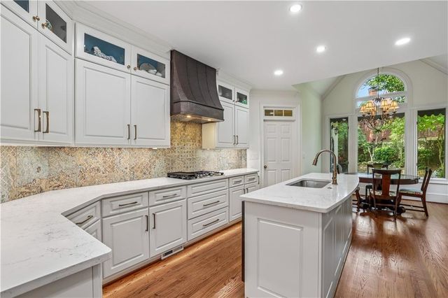 5298 Brookelake Drive, Dunwoody, GA 30338