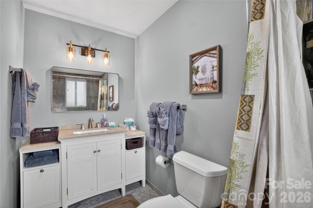 196 Fern Loop, Lake Lure, NC 28746