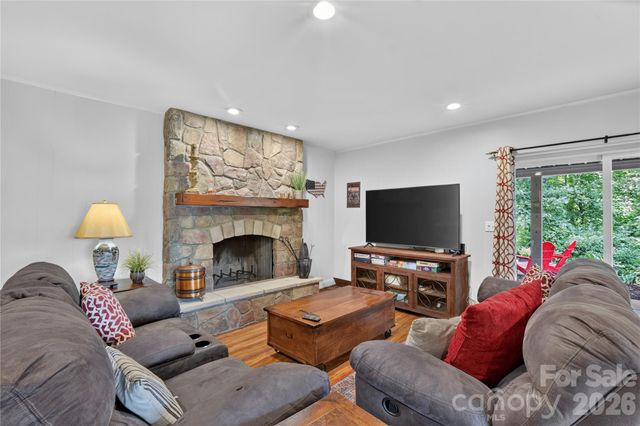196 Fern Loop, Lake Lure, NC 28746