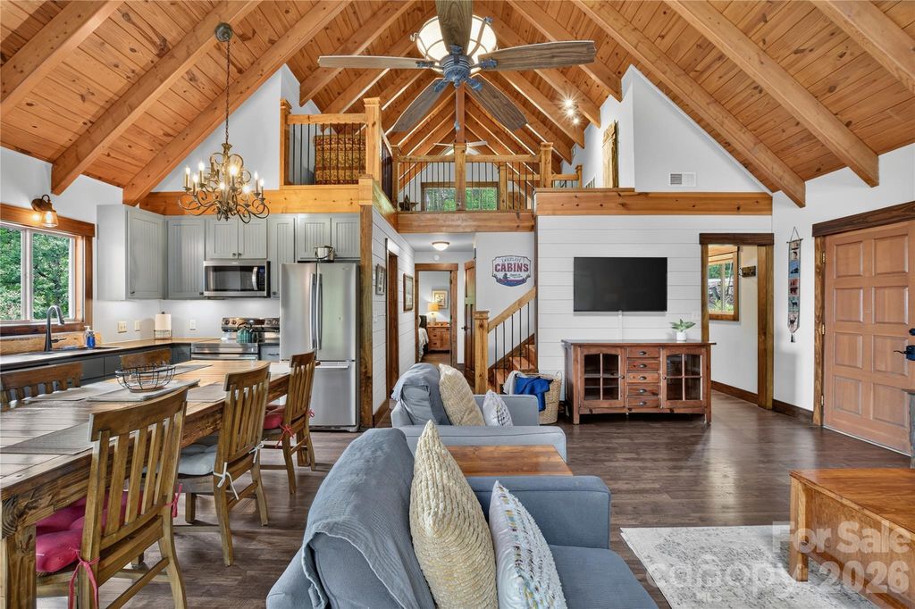 196 Fern Loop, Lake Lure, NC 28746