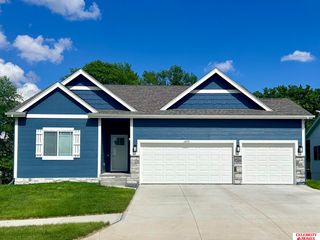 11216 Grebe Street, Omaha, NE 68142
