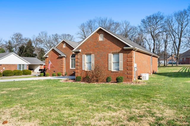 103 Laurelwood Dr, Shelbyville, TN 37160