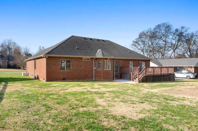 103 Laurelwood Dr, Shelbyville, TN 37160