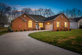 103 Laurelwood Dr, Shelbyville, TN 37160