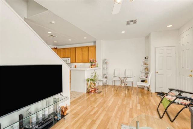 22754 Little Fall Court, Saugus, CA 91350