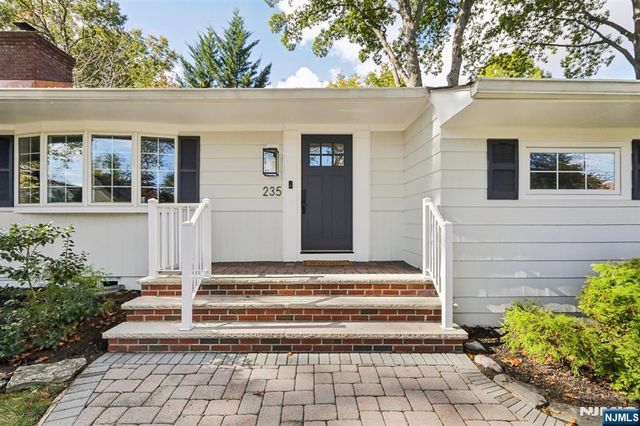 235 N Franklin Turnpike, Ho-ho-kus, NJ 07423