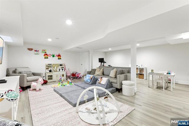 235 N Franklin Turnpike, Ho-ho-kus, NJ 07423