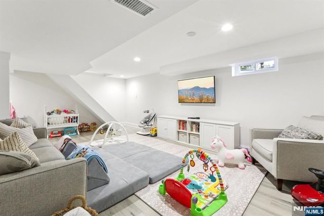 235 N Franklin Turnpike, Ho-ho-kus, NJ 07423