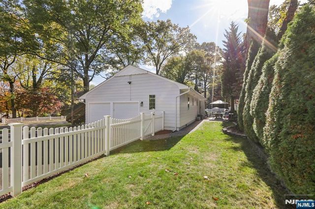235 N Franklin Turnpike, Ho-ho-kus, NJ 07423