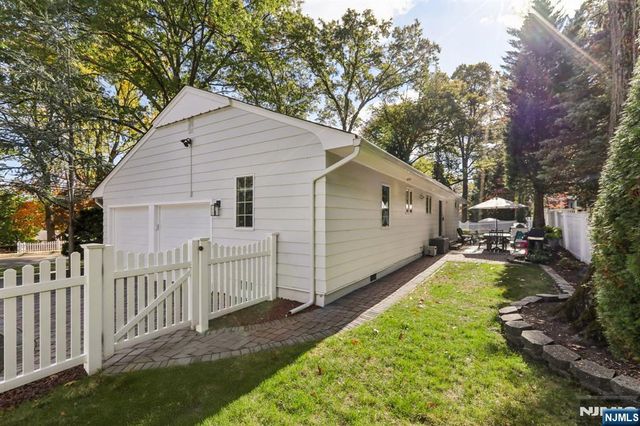 235 N Franklin Turnpike, Ho-ho-kus, NJ 07423