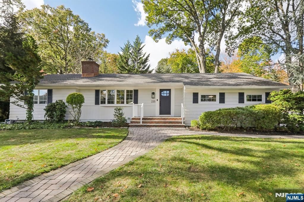 235 N Franklin Turnpike, Ho-ho-kus, NJ 07423