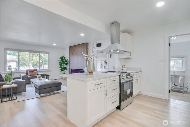 302 S 76th Street, Tacoma, WA 98408