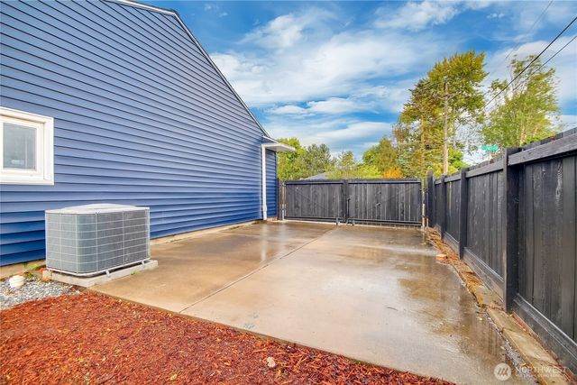 302 S 76th Street, Tacoma, WA 98408