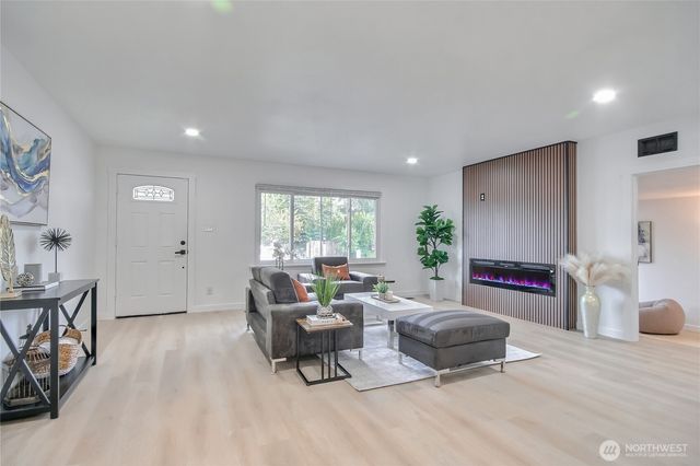 302 S 76th Street, Tacoma, WA 98408