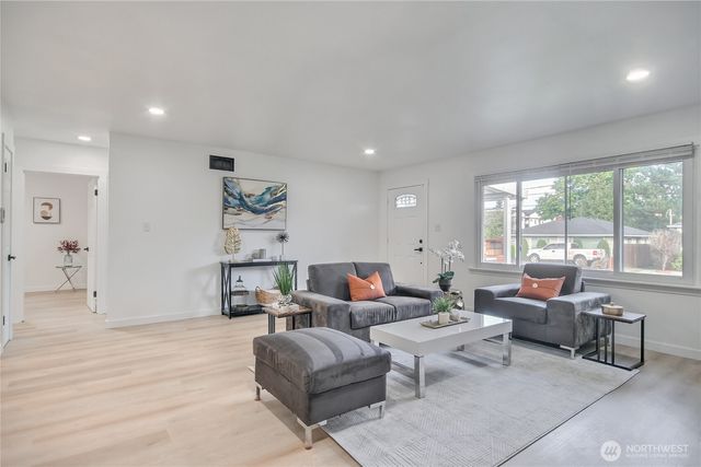 302 S 76th Street, Tacoma, WA 98408