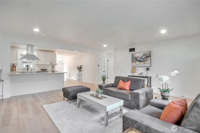 302 S 76th Street, Tacoma, WA 98408