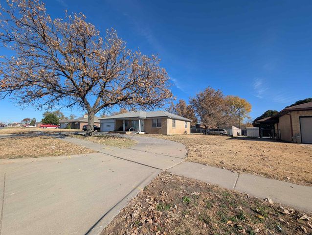 3334 S Seneca St, Wichita, KS 67217