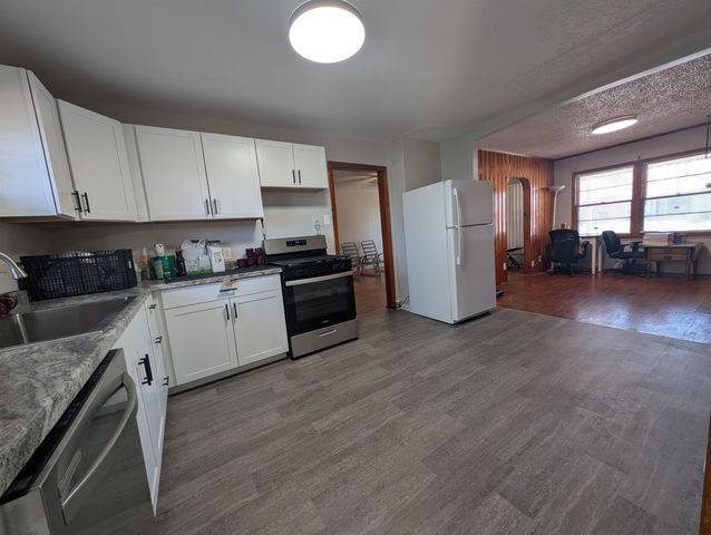 3334 S Seneca St, Wichita, KS 67217