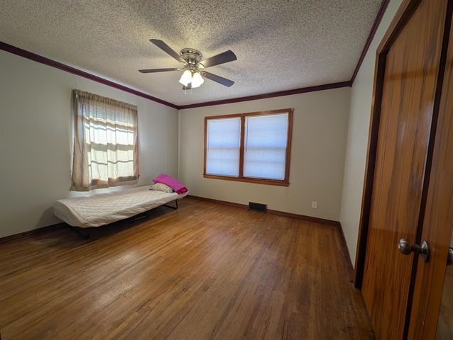 3334 S Seneca St, Wichita, KS 67217
