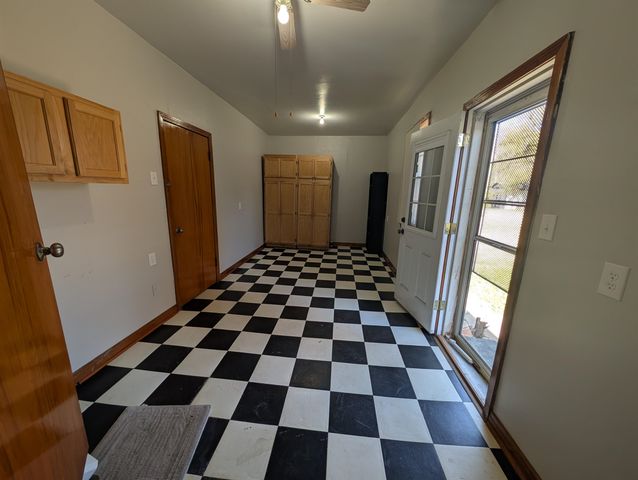 3334 S Seneca St, Wichita, KS 67217