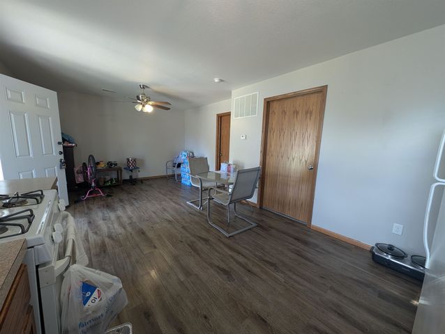 3334 S Seneca St, Wichita, KS 67217