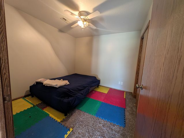 3334 S Seneca St, Wichita, KS 67217