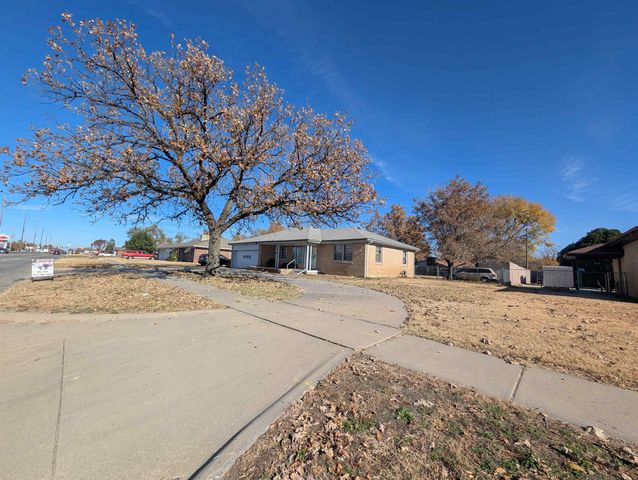 3334 S Seneca St, Wichita, KS 67217