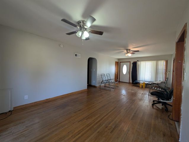 3334 S Seneca St, Wichita, KS 67217