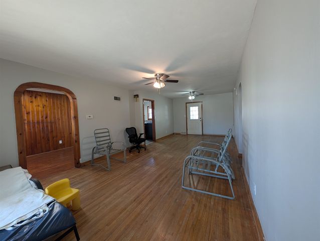 3334 S Seneca St, Wichita, KS 67217