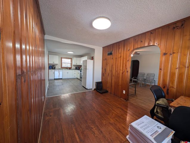 3334 S Seneca St, Wichita, KS 67217