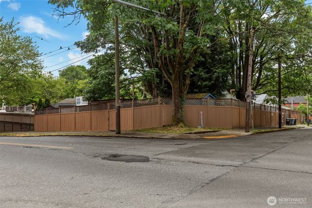 612 22nd Avenue, Seattle, WA 98122